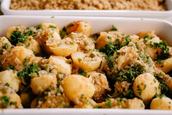 Quelles techniques pour préparer des plats à base de pommes de terre dans un restaurant français traditionnel?